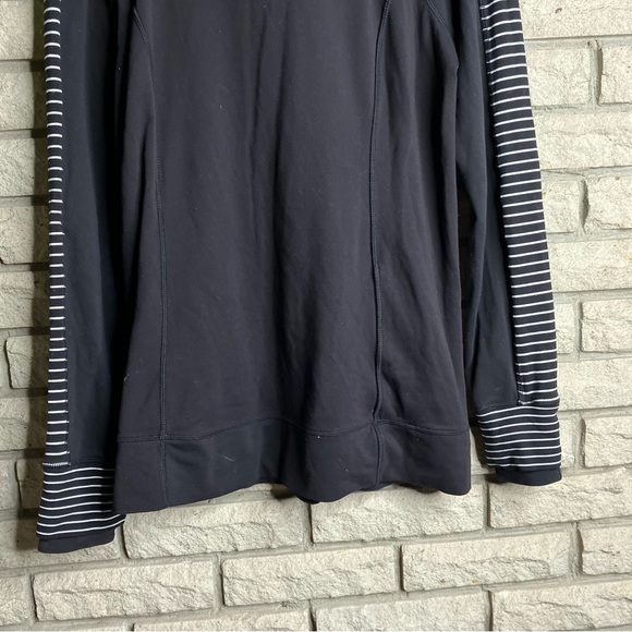 Lululemon Think Fast Hoodie
Parallel Stripe Black White / Black - Picture 4 of 7